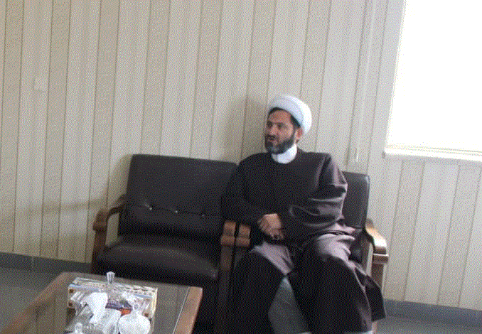 تکریم خانواده شهید پیروتی نیا در پیرانشهر