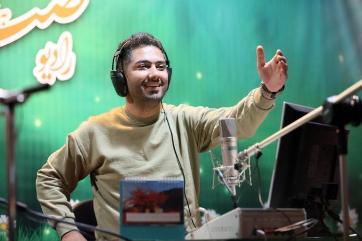 مروری بر برنامه های رادیو صبا و فرهنگ مروری بر برنامه های رادیو صبا و فرهنگ