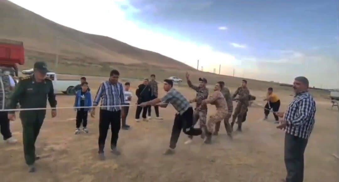 پیاده روی بسیجیان گل سلیمان آباد باروق پیاده روی بسیجیان گل سلیمان آباد باروق