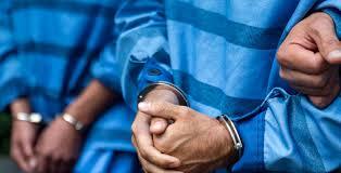 دستگیری ۴ گنجیاب غیرمجاز در مهریز دستگیری ۴ گنجیاب غیرمجاز در مهریز