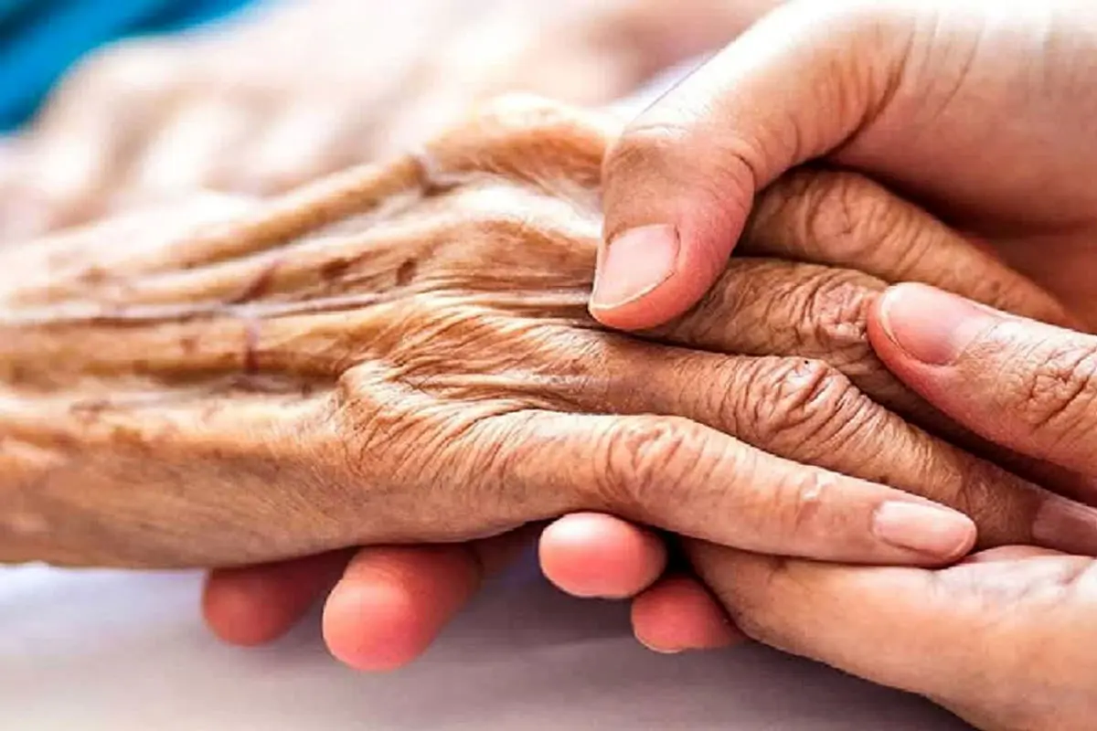 توزیع ۱۰ هزار بسته پوشینه بزرگسال برای مدجویان اصفهان