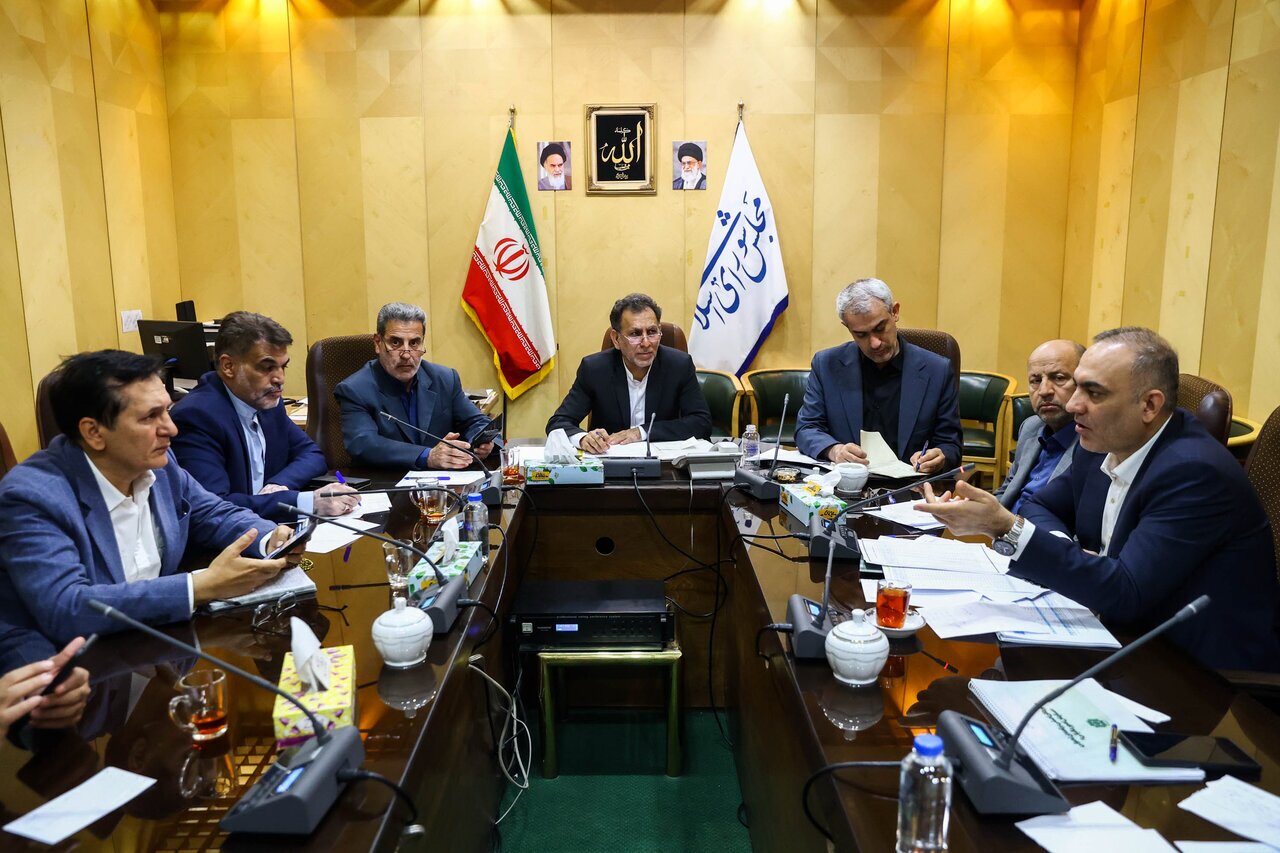 برگزاری نشست فراکسیون توسعه متوازن با حضور وزیر اقتصاد برگزاری نشست فراکسیون توسعه متوازن با حضور وزیر اقتصاد