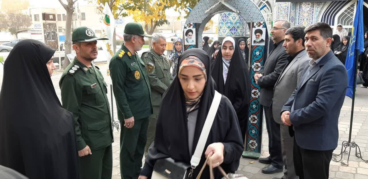 اعزام کاروان راهیان نور دانش‌آموزی خوی به مناطق عملیاتی جنوب کشور