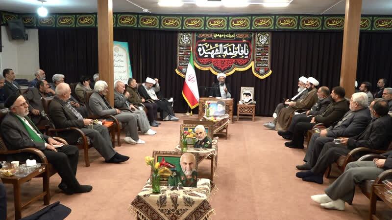 دیدار مداحان و ستایشگران شهرستان همدان با نماینده ولی فقیه در استان همدان