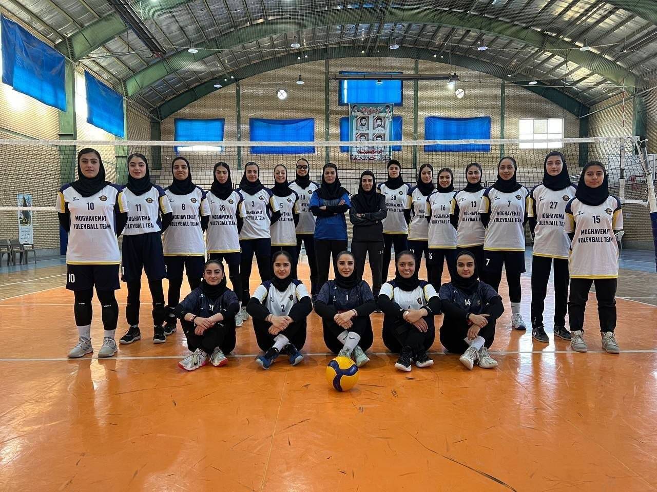 پیروزی تیم والیبال بانوان مقاومت آرتین مشهد پیروزی تیم والیبال بانوان مقاومت آرتین مشهد