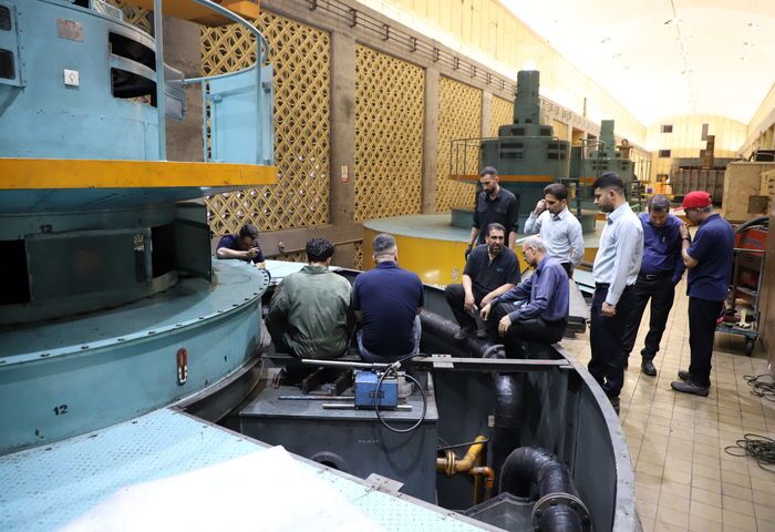 تعویض قطبهای معیوب واحد شماره ۸ نیروگاه دز تعویض قطبهای معیوب واحد شماره ۸ نیروگاه دز