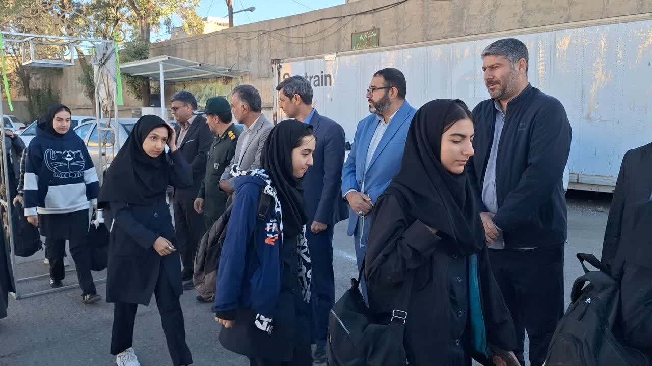 اعزام ۲۰۰ دانش‌آموز دختر در کنگاو به مناطق عملیاتی جنوب