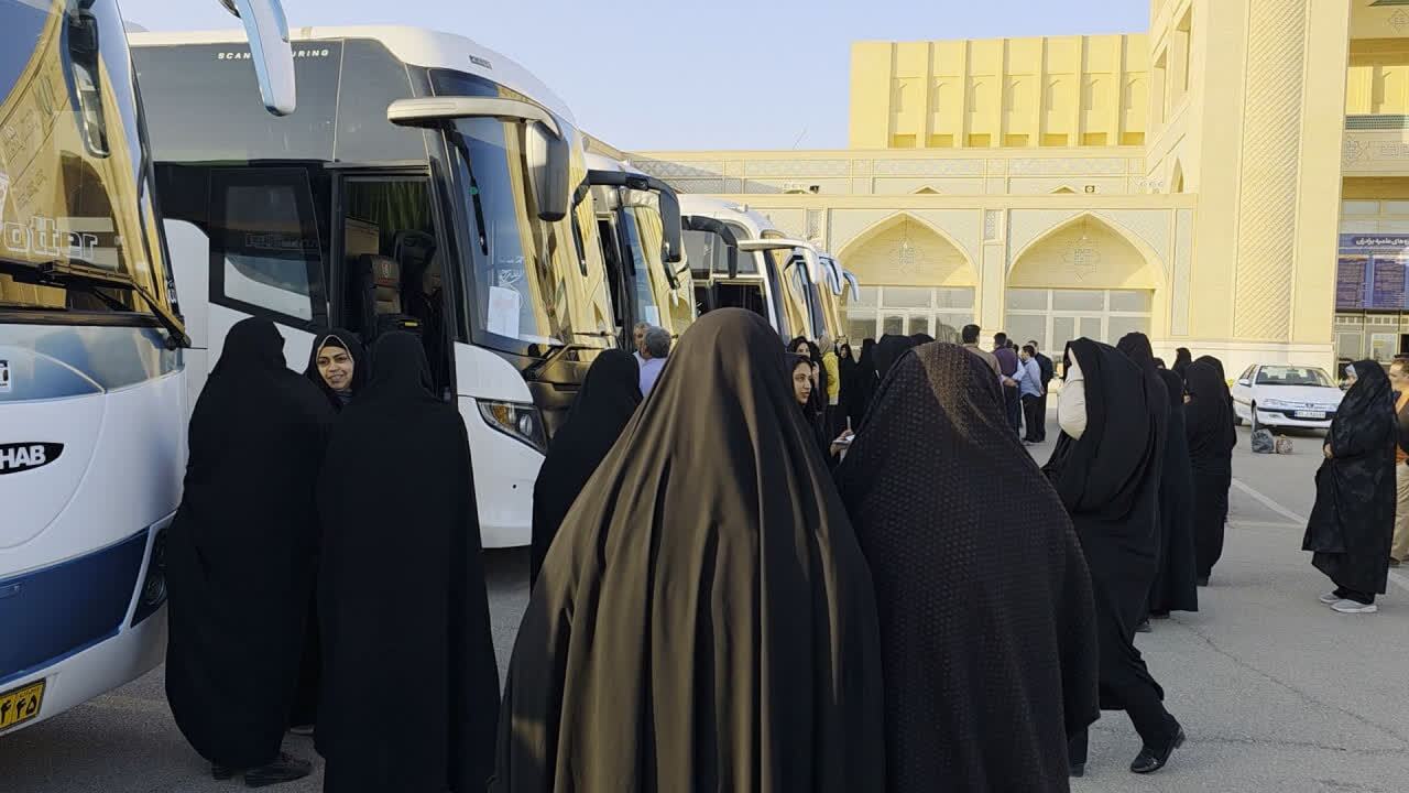 اعزام دانش آموزان میبدی به مناطق عملیاتی جنوب کشور  اعزام دانش آموزان میبدی به مناطق عملیاتی جنوب کشور