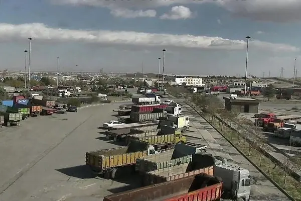 ثبت بیش از ۴۶۶ هزار سفر در پایانه بار بندر امام خمینی