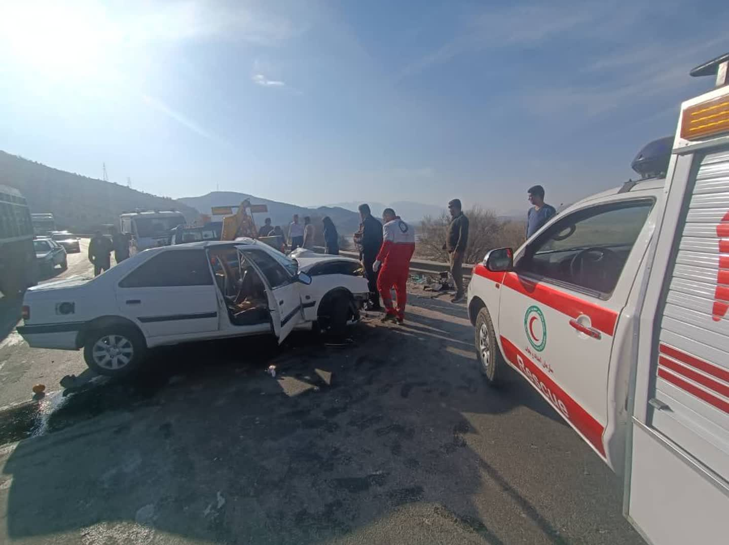 تصادف جاده فیروزآباد _ شیراز با ۳ مصدوم و یک جان باخته