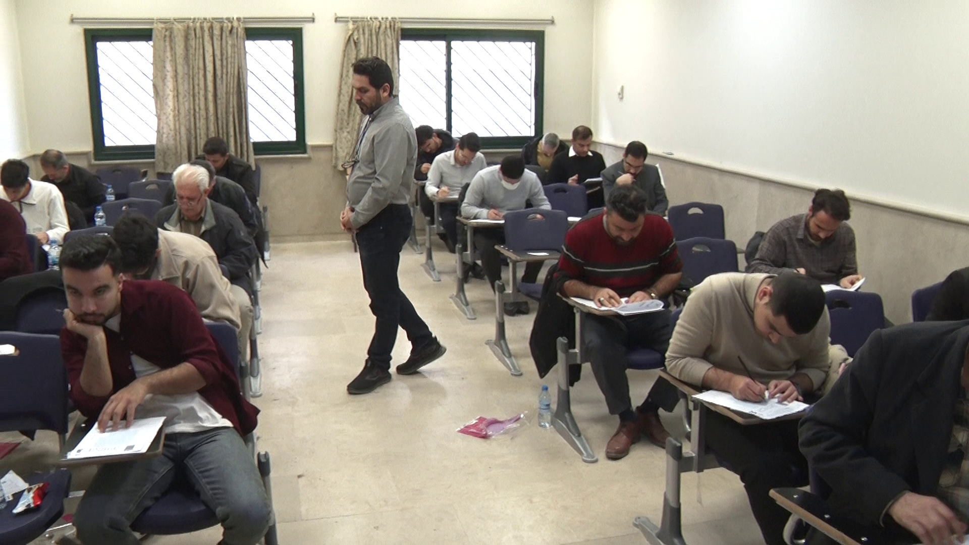 بیش از ۱۶۰۰ نفر برای ورود به عرصه وکالت آزمون دادند بیش از ۱۶۰۰ نفر برای ورود به عرصه وکالت آزمون دادند