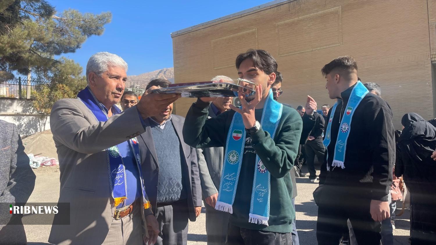 اعزام نخستین گروه دانش آموزی به حج عمره