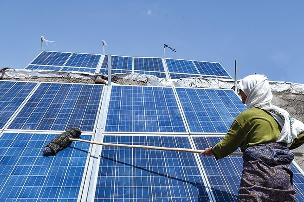 نیروگاه‌های خورشیدی خانگی گرمابخش زندگی مددجویان