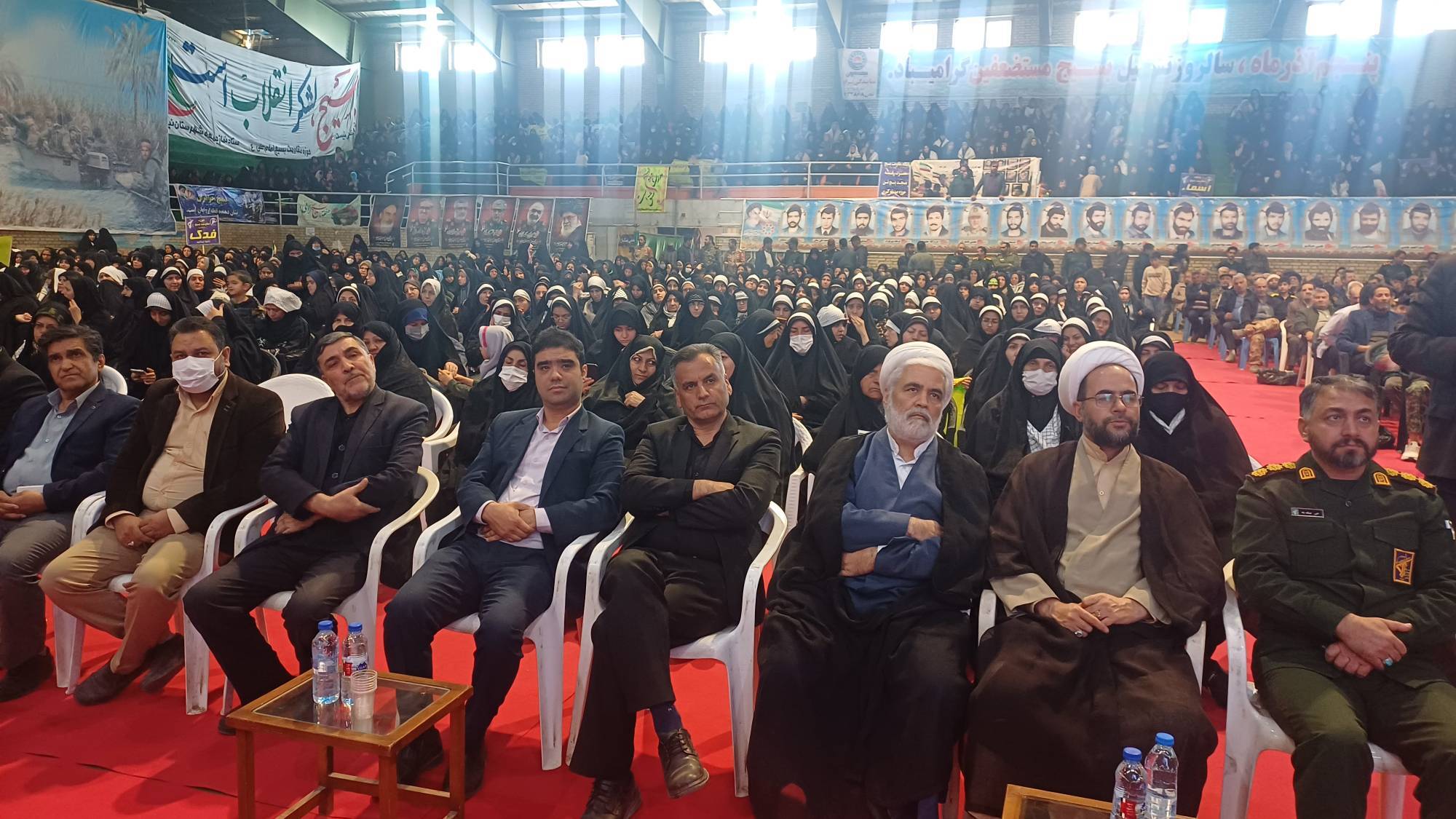 بسیج بیمه کننده انقلاب است