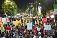 اهدای لوازم خانگی به آسیب‌دیدگان جنگ تحمیلی در آذربایجان‌غربی